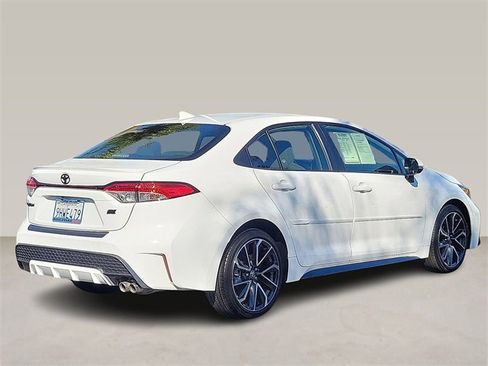 Used 2022 Toyota Corolla SE image 6