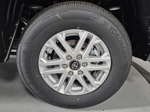 New 2026 Toyota Tundra SR5 AWD/4WD image 11