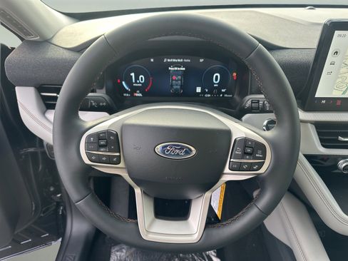 New 2026 Ford Explorer Active w/ Active Comfort Package image 12