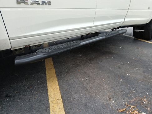 Used 2020 RAM 3500 Laramie image 37