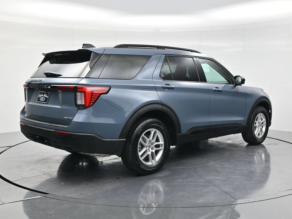Used 2026 Ford Explorer Active AWD/4WD image 5