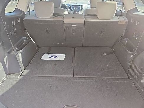 Used 2019 Hyundai Santa Fe XL SE FWD image 17