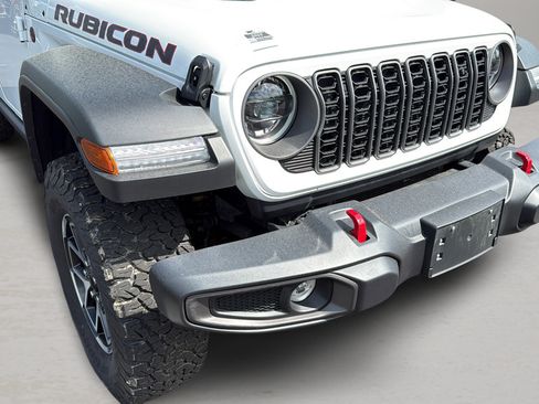 Used 2025 Jeep Wrangler Unlimited Rubicon AWD/4WD image 10