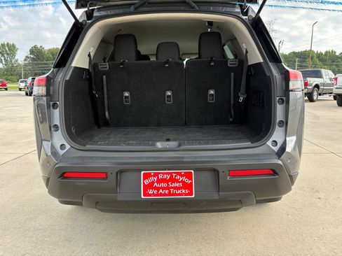 Used 2024 Nissan Pathfinder SV FWD image 30