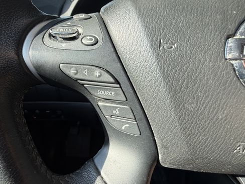 Used 2017 Nissan Pathfinder Platinum AWD/4WD image 19