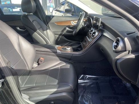 Used 2019 Mercedes-Benz C 300 4MATIC Sedan image 21