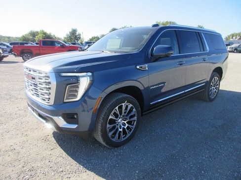 New 2026 GMC Yukon XL Denali w/ Sun & Power Step Package image 9