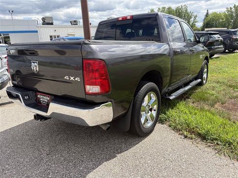 Used 2018 RAM 1500 Classic SLT AWD/4WD image 3