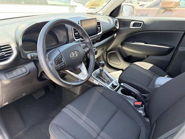 Used 2026 Hyundai Venue SEL FWD image 15