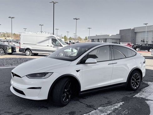 Used 2023 Tesla Model X image 4