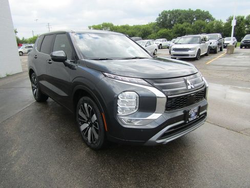 Used 2026 Mitsubishi Outlander SE FWD image 7