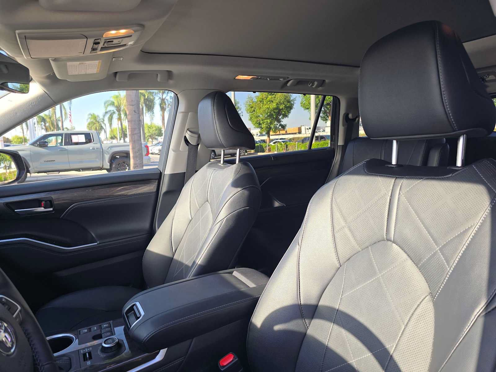 Certified 2026 Toyota Highlander Platinum AWD/4WD image 24