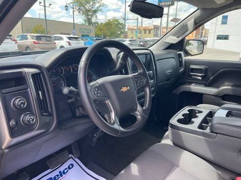 Used 2018 Chevrolet Silverado 1500 LT w/ Midnight Edition AWD/4WD image 16