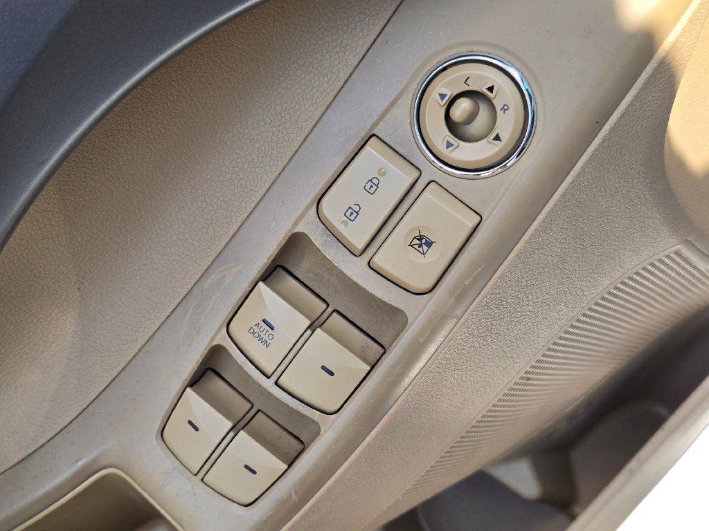 Used 2013 Hyundai Elantra GLS FWD image 9