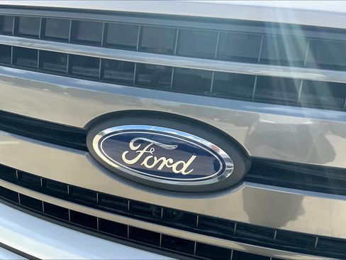 Used 2018 Ford F150 XLT w/ Equipment Group 302A Luxury image 29