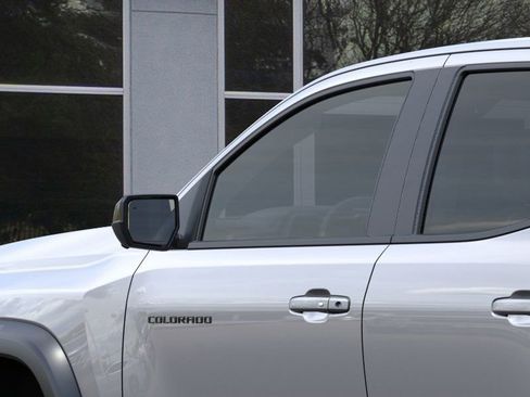 New 2026 Chevrolet Colorado ZR2 w/ Technology Package AWD/4WD image 18