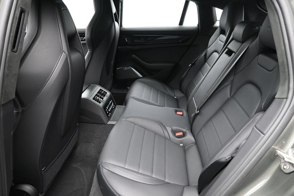 Certified 2026 Porsche Panamera GTS AWD/4WD image 7