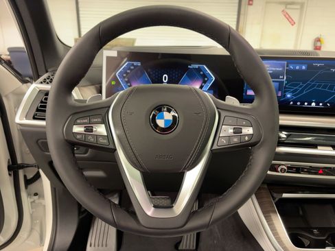 Used 2026 BMW X5 sDrive40i w/ Premium Package RWD image 18