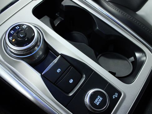 Used 2023 Ford Explorer XLT w/ Equipment Group 202A image 24