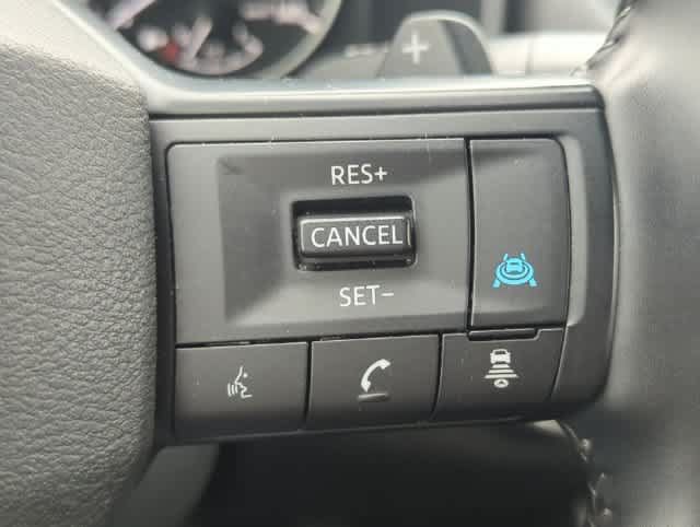 Used 2025 Nissan Rogue SV FWD image 24