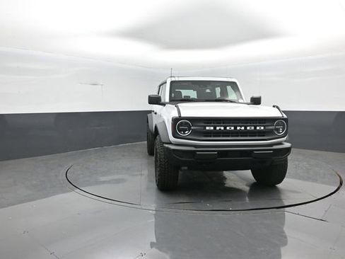 New 2026 Ford Bronco 4-Door image 2
