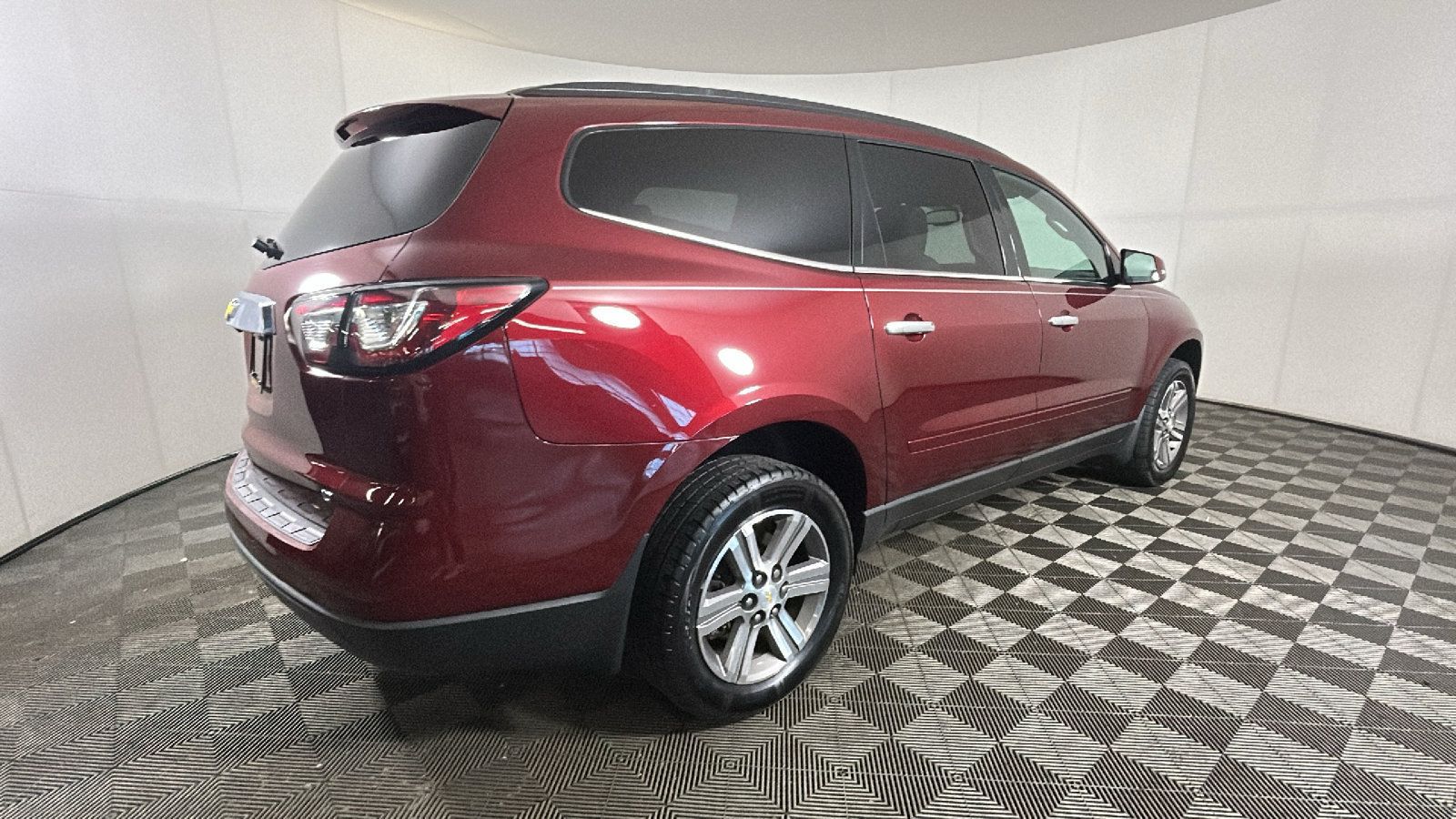 Used 2017 Chevrolet Traverse LT AWD/4WD image 3