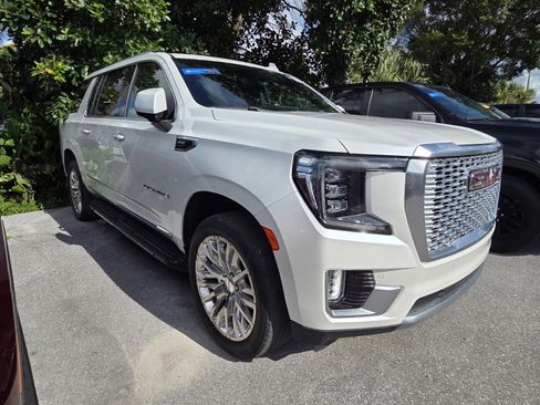 Used 2023 GMC Yukon XL Denali w/ Max Trailering Package AWD/4WD image 3