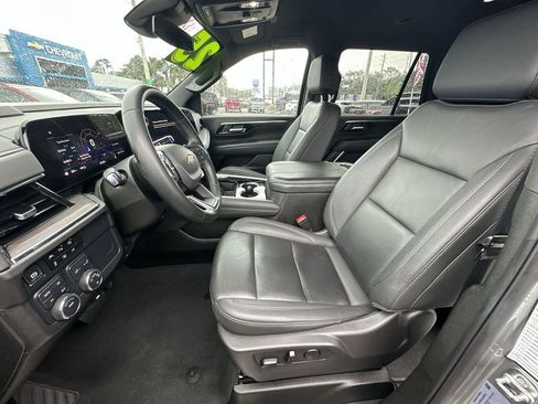Used 2025 Chevrolet Tahoe LT AWD/4WD image 19