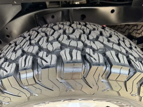 Used 2007 Nissan Titan SE AWD/4WD image 14