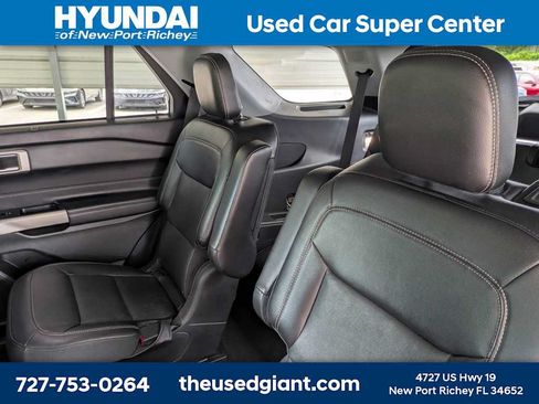 Used 2023 Ford Explorer Limited w/ Equipment Group 301A RWD image 16