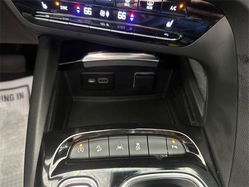 Used 2023 Buick Envision Essence image 19