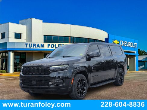 Used 2024 Jeep Wagoneer L Series II AWD/4WD image 1