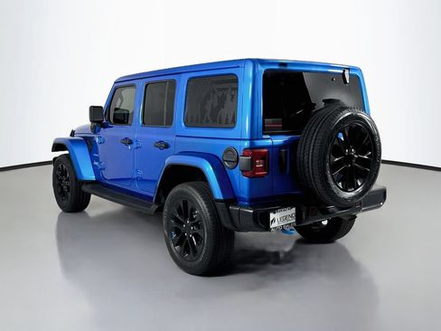 Used 2022 Jeep Wrangler Unlimited Sahara AWD/4WD image 7