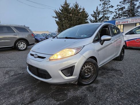 Used 2012 Ford Fiesta SE image 1