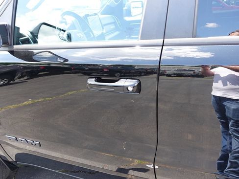 Used 2023 RAM 1500 Big Horn AWD/4WD image 14