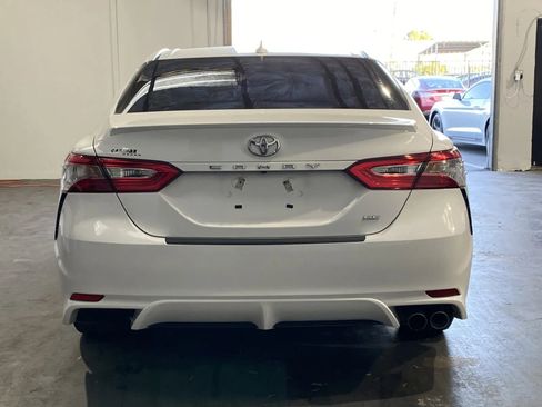 Used 2020 Toyota Camry SE w/ Carpet Mat Package image 3