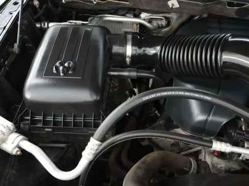 Used 2018 RAM 1500 Laramie w/ Convenience Group AWD/4WD image 21