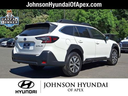 Used 2023 Subaru Outback Premium AWD/4WD image 29