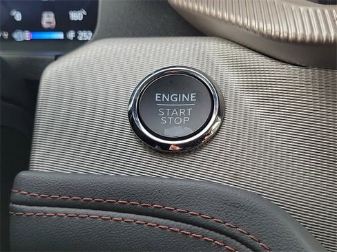 Used 2025 Ford Explorer Active w/ Active Comfort Package image 10