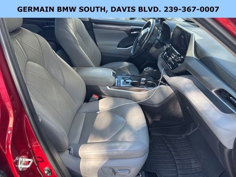 Used 2021 Toyota Highlander Platinum image 20