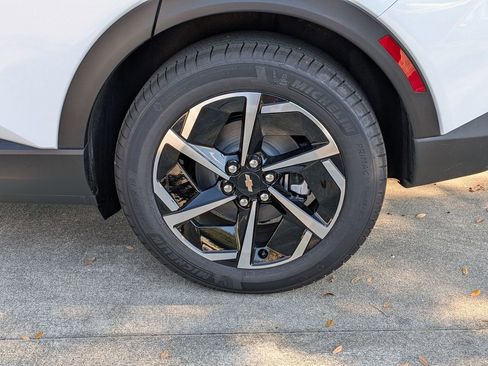 New 2026 Chevrolet Equinox EV LT image 26