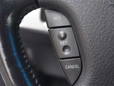 Used 2003 Ford Thunderbird Base image 23