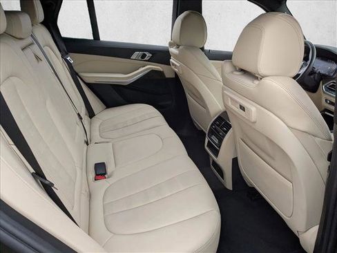 Certified 2022 BMW X5 xDrive40i w/ Premium Package image 22