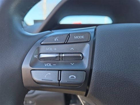 Used 2022 Hyundai Ioniq SE image 29