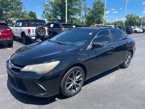 Used 2015 Toyota Camry XSE w/ Advanced Technology Package FWD image 5