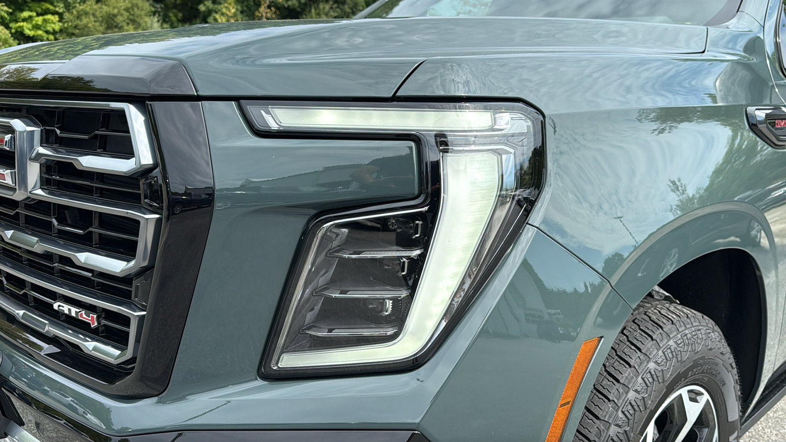 Certified 2026 GMC Yukon XL AT4 w/ AT4 Premium Plus Package AWD/4WD image 9