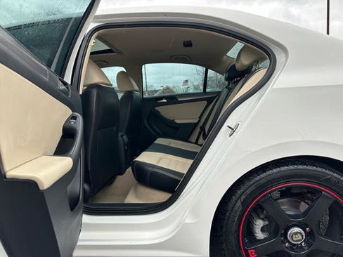 Used 2013 Volkswagen Jetta SEL image 12