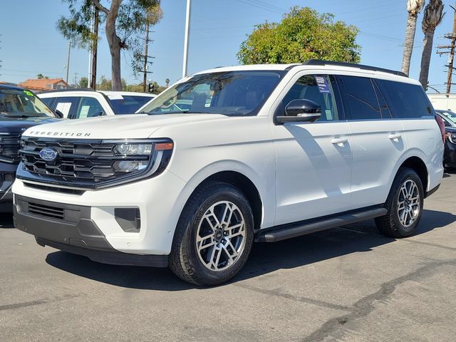 Certified 2025 Ford Expedition Active AWD/4WD image 30