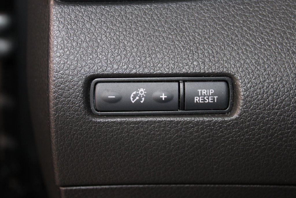 Used 2019 Nissan Rogue Sport SL w/ Premium Package FWD image 41