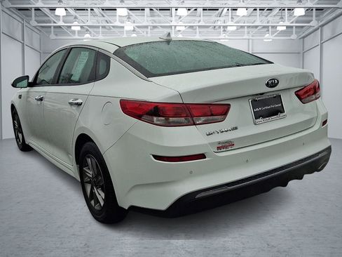 Used 2020 Kia Optima LX image 3